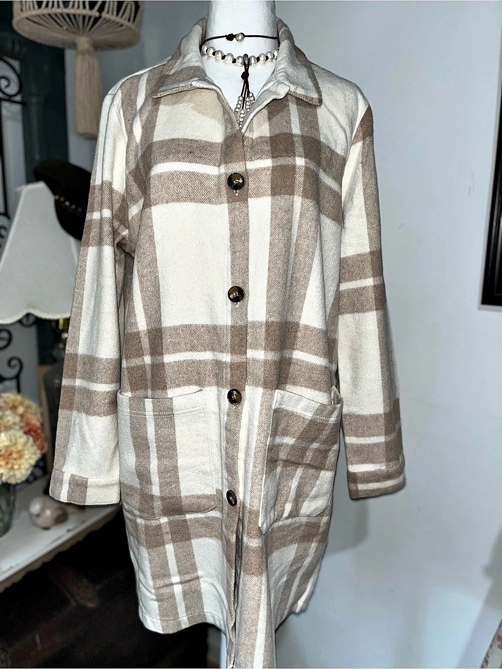 Active USA Plaid Coat in Brown & White Size Large